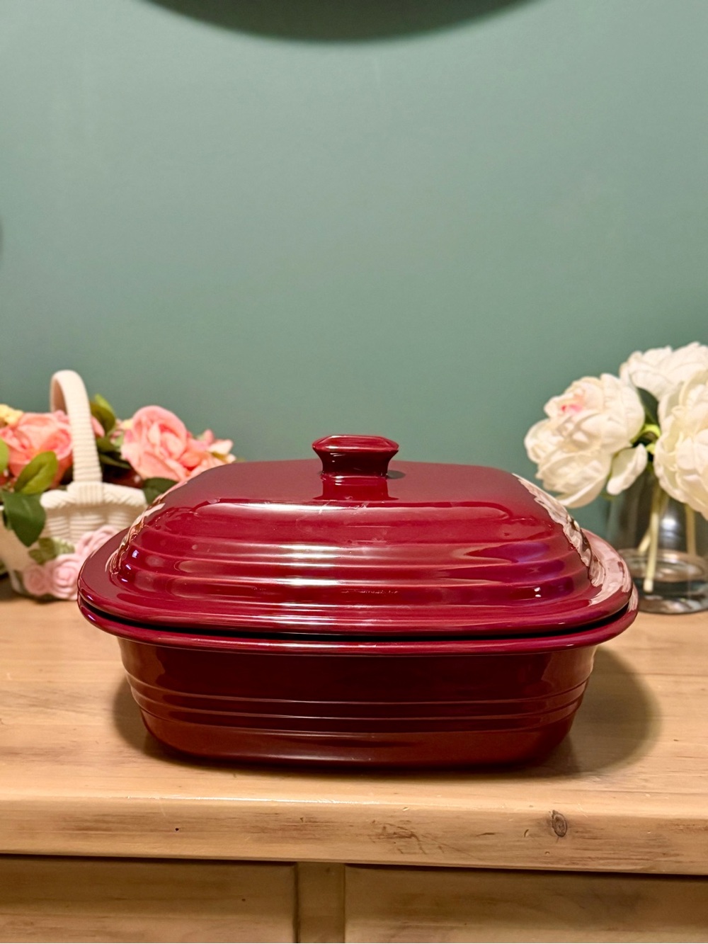 Pampered Chef Deep Covered Baker Cranberry 3.1 Qt Stoneware Dish
